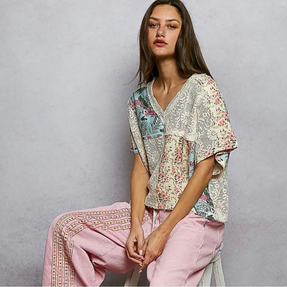 POL Floral Patchwork V-Neck Top - Picture 1 of 1